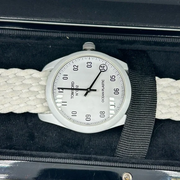 Men's Tom Ford ocean plastic 40 mm quartz watch made in Switzerland - Picture 5 of 11